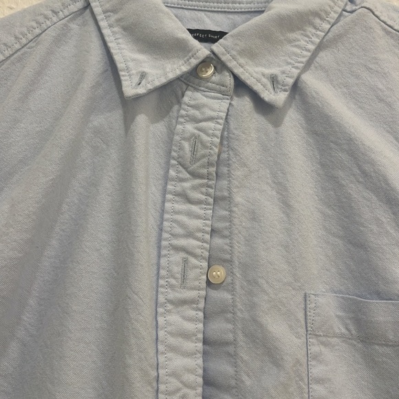 Gap Perfect Shirt - Picture 2 of 9